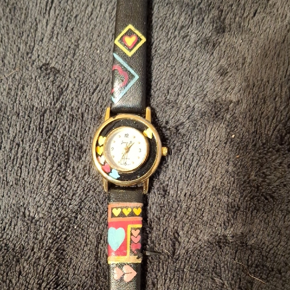 Jennie b.  Painted Hearts Gold and Black Wearable Watch New Battery Works - Picture 4 of 6